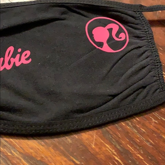 Brand new black facemask - Picture 4 of 4